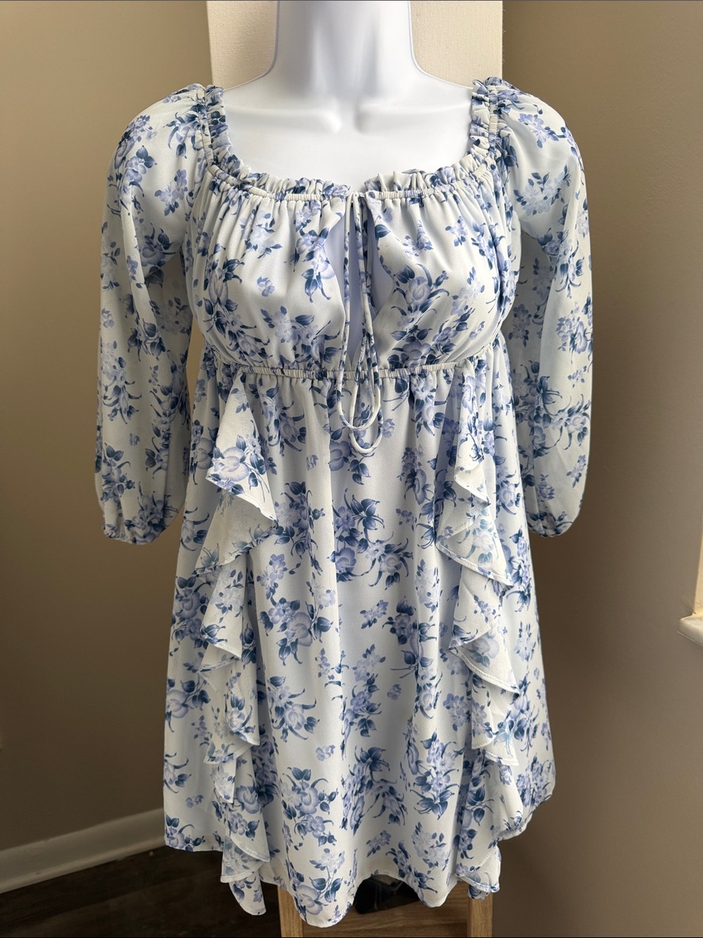 House of Harlow 1960 White and Blue Floral Mini Dress